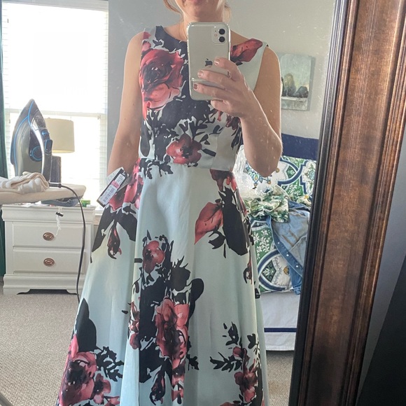 GORGEOUS BALL GOWN 2 Petite - Picture 3 of 7